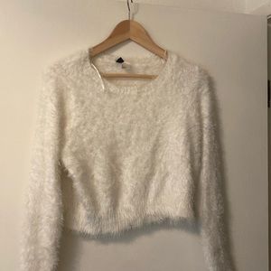 Fuzzy cropped sweater